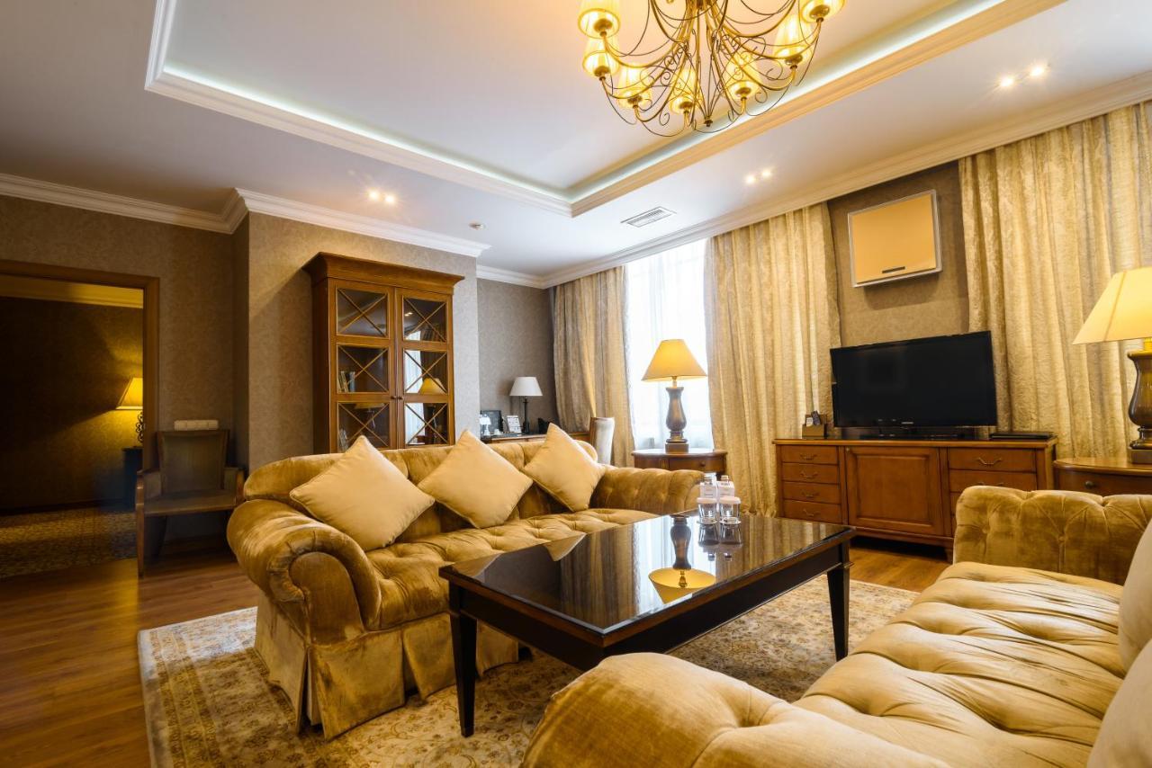Cosmonaut Hotel Karagandy Екстериор снимка