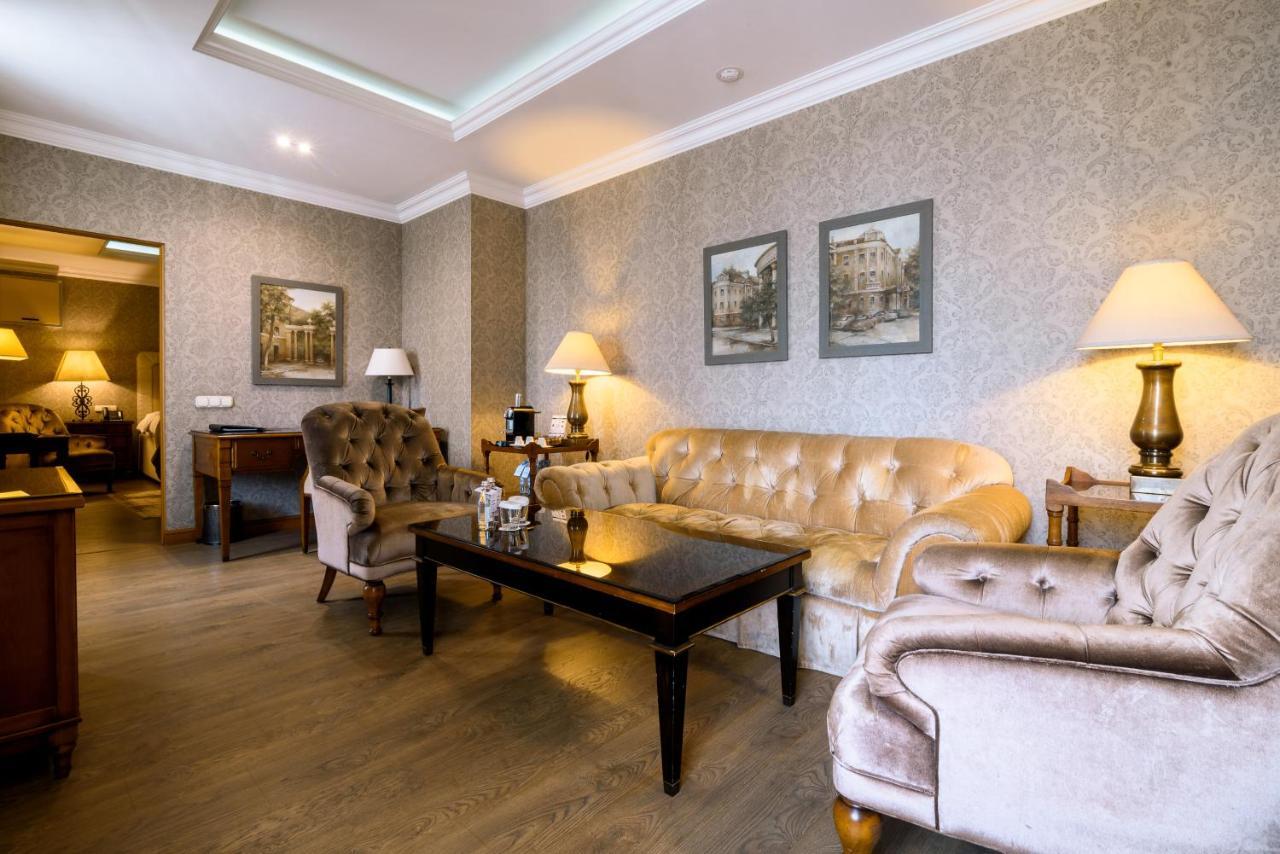 Cosmonaut Hotel Karagandy Екстериор снимка