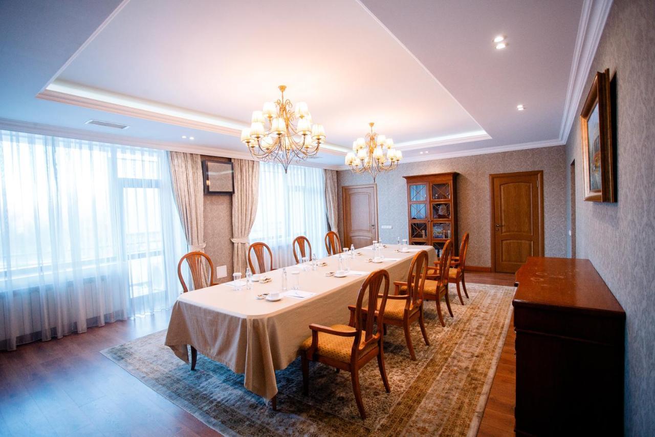 Cosmonaut Hotel Karagandy Екстериор снимка