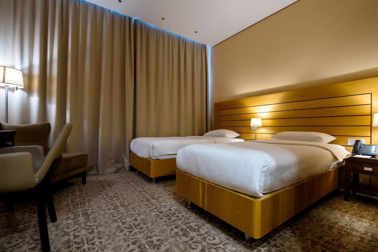 Cosmonaut Hotel Karagandy Екстериор снимка