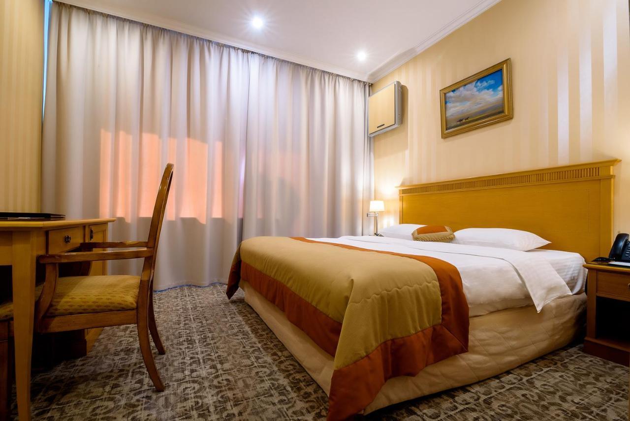 Cosmonaut Hotel Karagandy Екстериор снимка