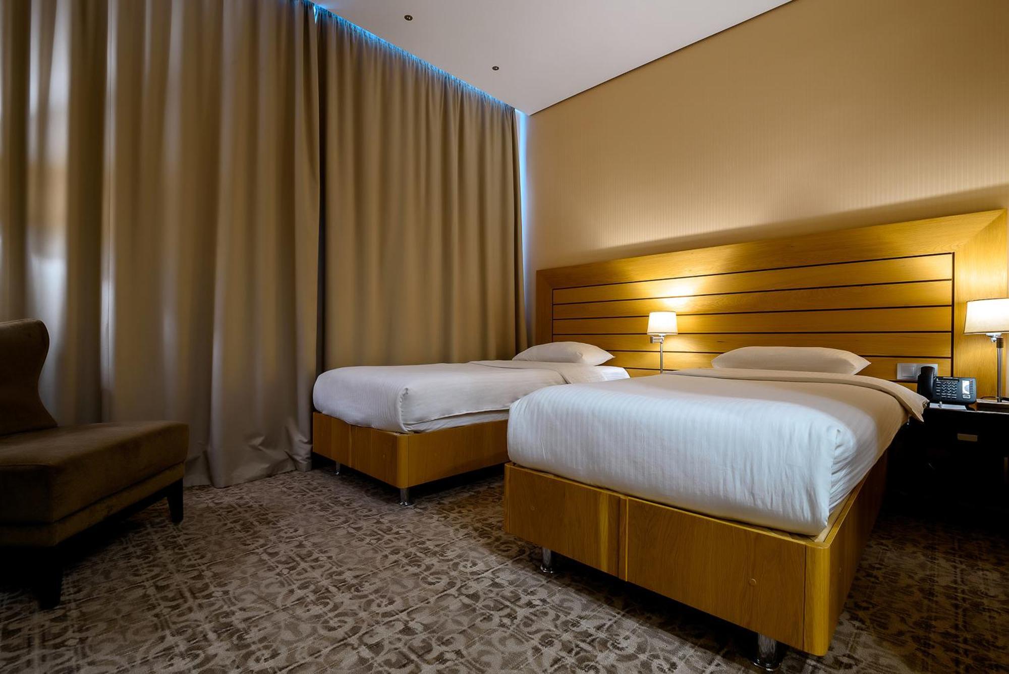 Cosmonaut Hotel Karagandy Екстериор снимка