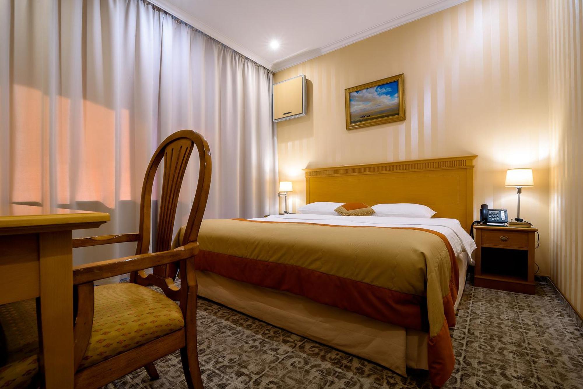 Cosmonaut Hotel Karagandy Екстериор снимка