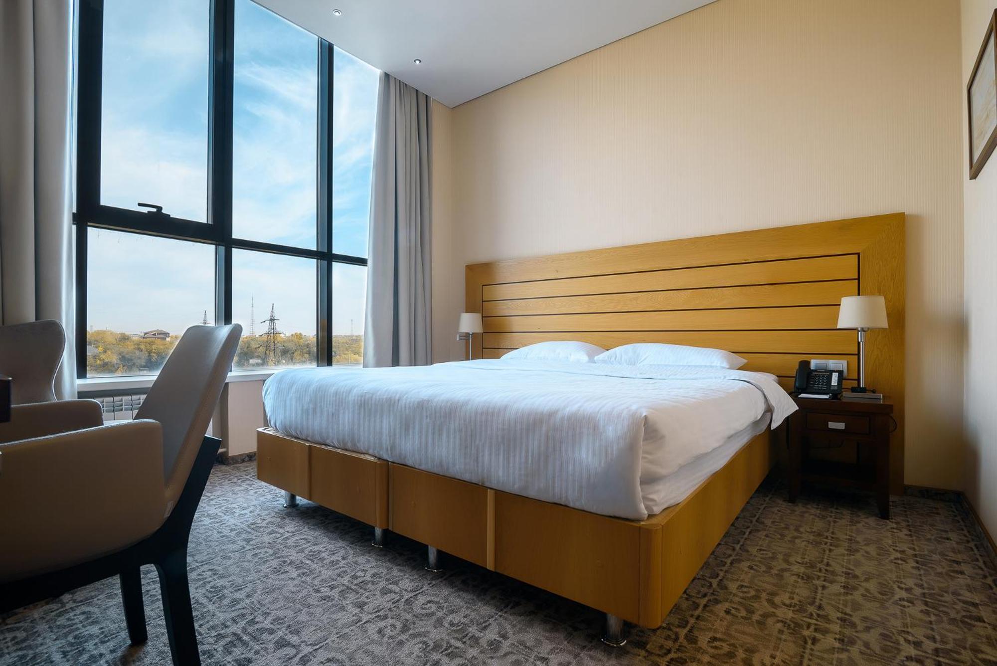 Cosmonaut Hotel Karagandy Екстериор снимка
