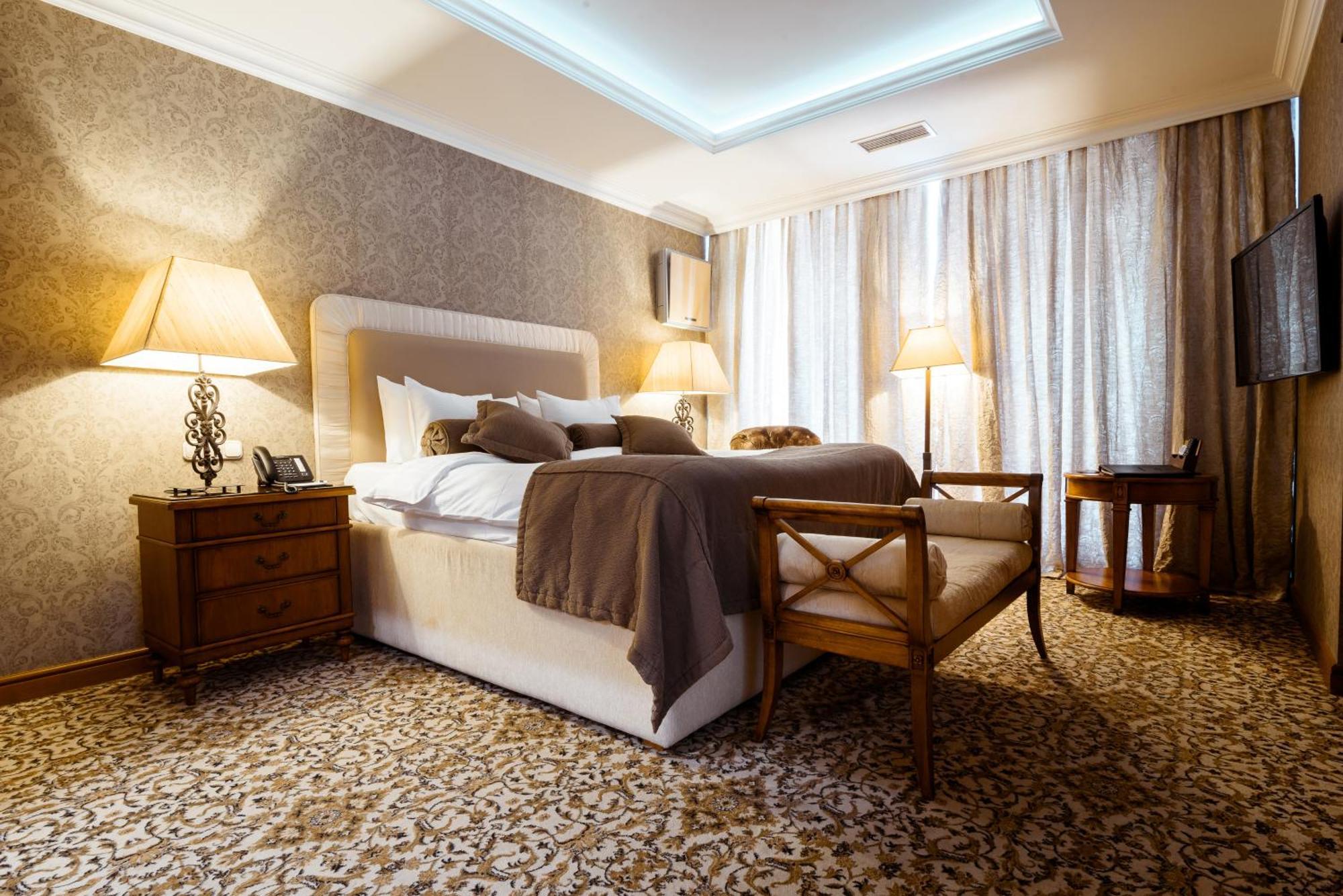 Cosmonaut Hotel Karagandy Екстериор снимка
